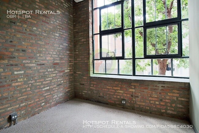 Building Photo - 925 W Huron St