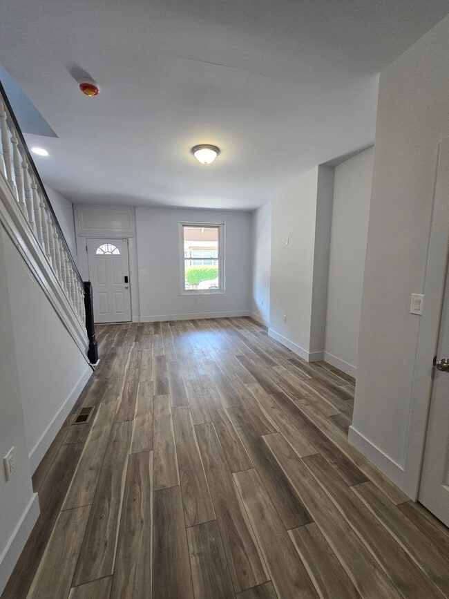 Building Photo - Gorgeous Fully Renovated 3-Bedroom Home | ...
