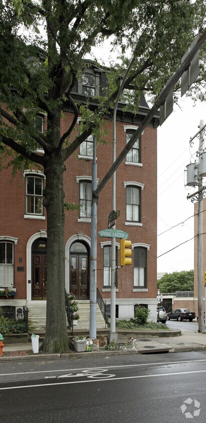 Foto del edificio - 2038 Spring Garden St