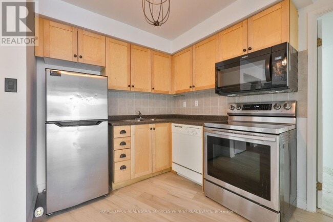 Building Photo - 650 Queens Quay W