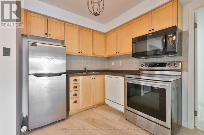 Photo du bâtiment - 650 Queens Quay W