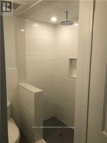 Photo du bâtiment - 92 Mitchell Ave