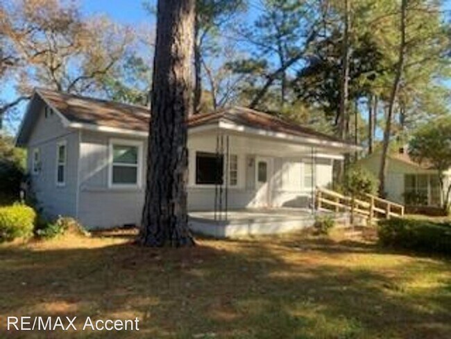 Building Photo - 3 br, 1 bath House - 26 N. Parkwood Dr.