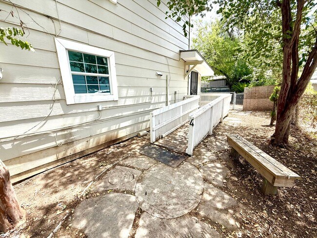 Photo - 602 Lovett Ave Apartment