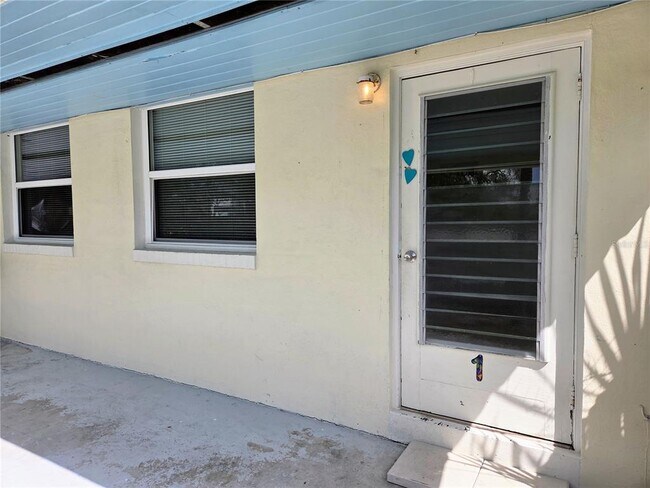 Foto del edificio - 6931 Hibiscus Ave S