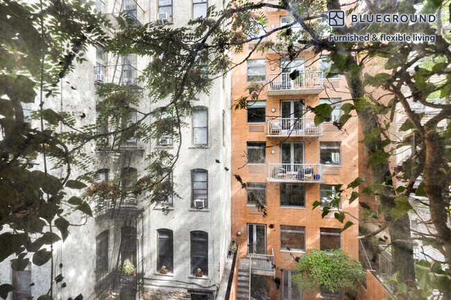 Foto del edificio - 251 W 18th St