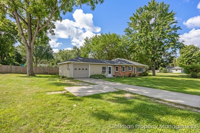 Building Photo - 3 bed, 1 bath home in NE GR