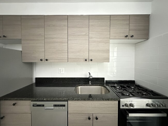 Foto del edificio - 6715 N California Ave