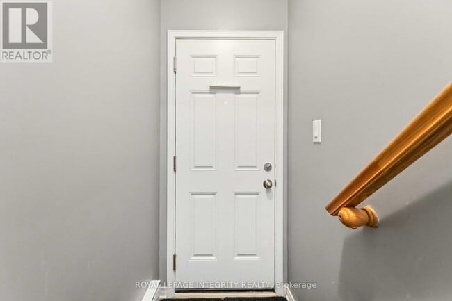 Building Photo - 230 Shanly Private