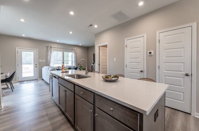 Building Photo - 235 Greenpark Rd