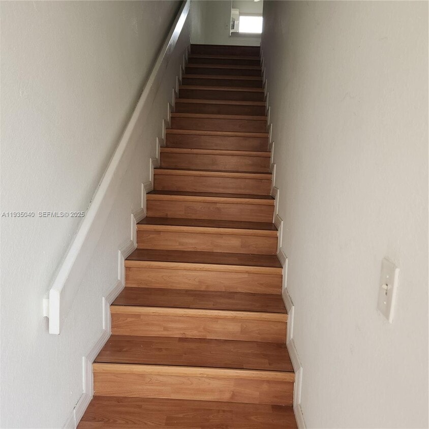 Building Photo - 37 W 11th St