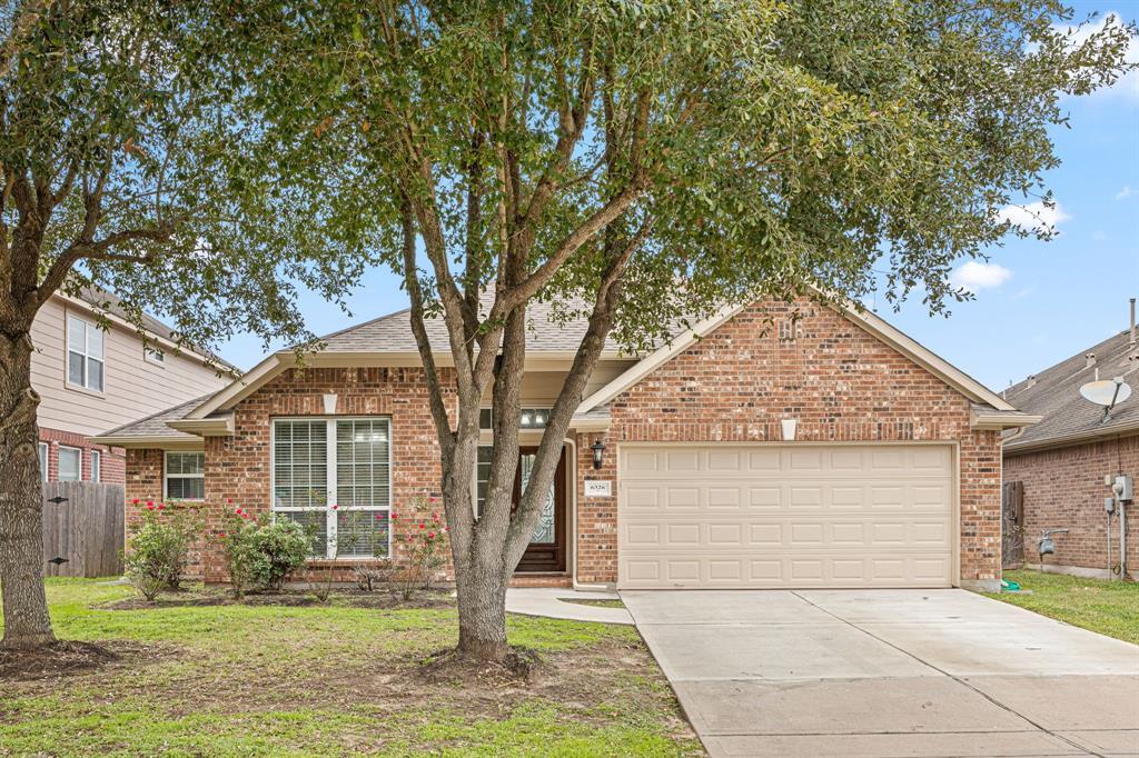 Foto principal - 6326 Oxford Lake Dr