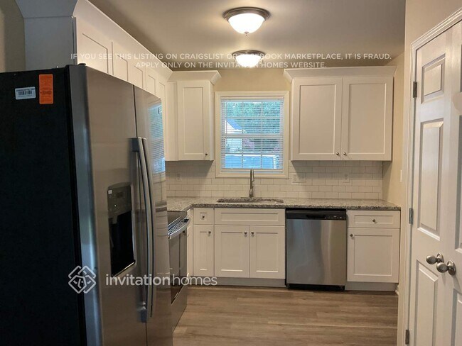 Foto del edificio - 1500 Bermwood Ct