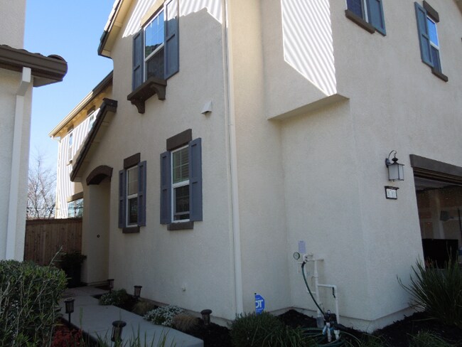 Building Photo - 8785 Sheldon Terrace Ln