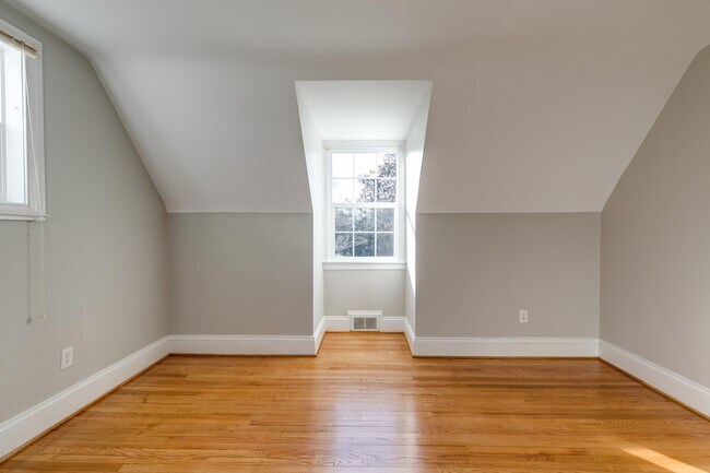 Foto del edificio - 2510 Irisdale Ave