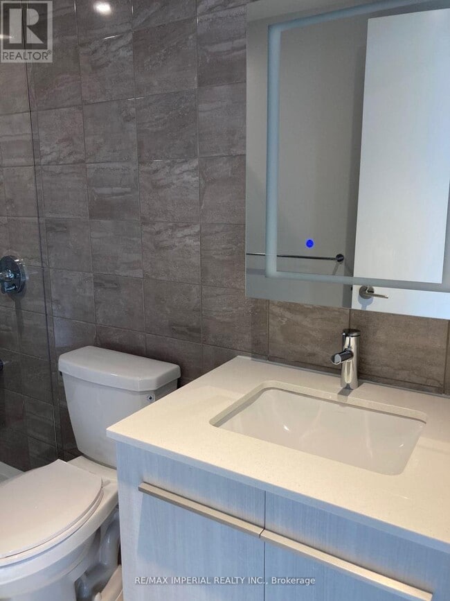 Building Photo - 8 Cumberland St