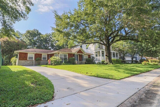Building Photo - 1214 Timbergrove Ln