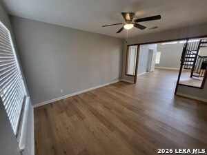 Foto del edificio - 235 Basswood Dr