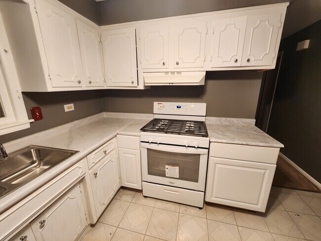 Building Photo - 289 Yates Ave