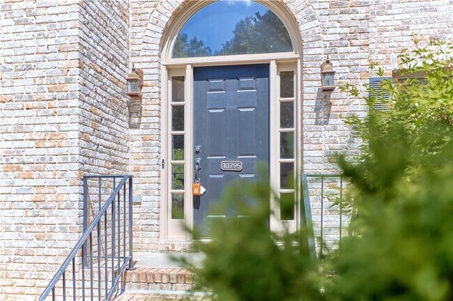 Foto del edificio - 10795 Cauley Creek Dr