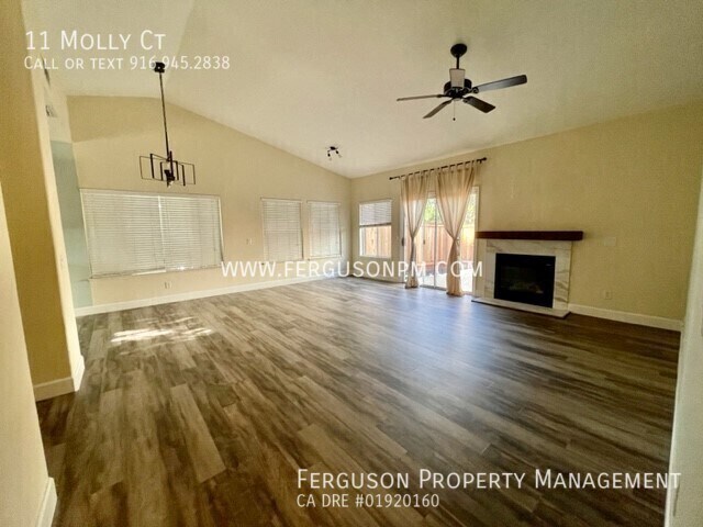 Foto del edificio - 11 Molly Ct