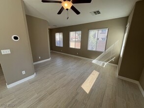 Building Photo - 733 Easter Lily Pl