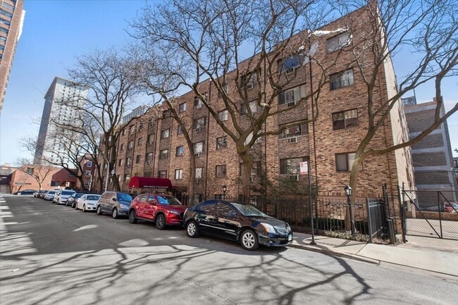 Photo - 611 W Patterson Ave Apartment