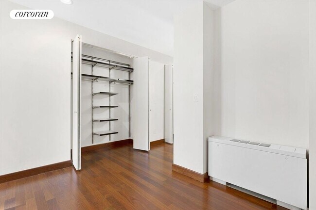 Foto del edificio - 305 E 63rd St