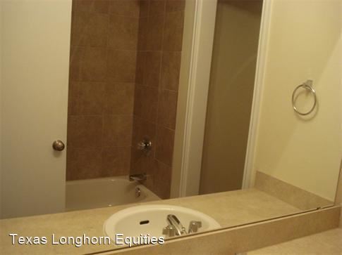 Building Photo - 3 br, 2 bath Apartment - 1012 Jameson