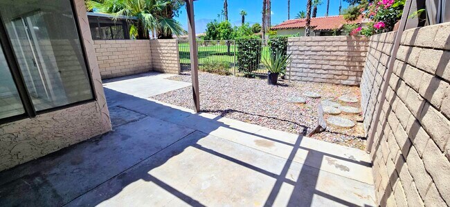 Foto del edificio - 48875 Gosden Ct