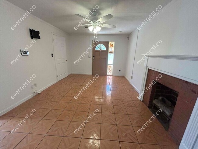 Foto del edificio - 1848 Flat Shoals Rd SE