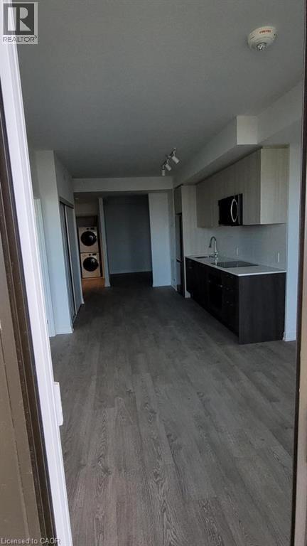 Photo du bâtiment - 1928 Lake Shore Blvd W