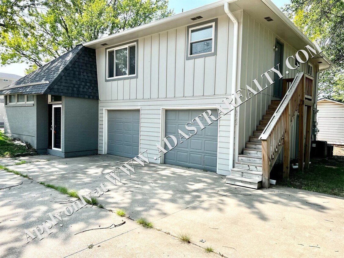 Primary Photo - Completely Remodeled Shawnee Duplex-Availa...