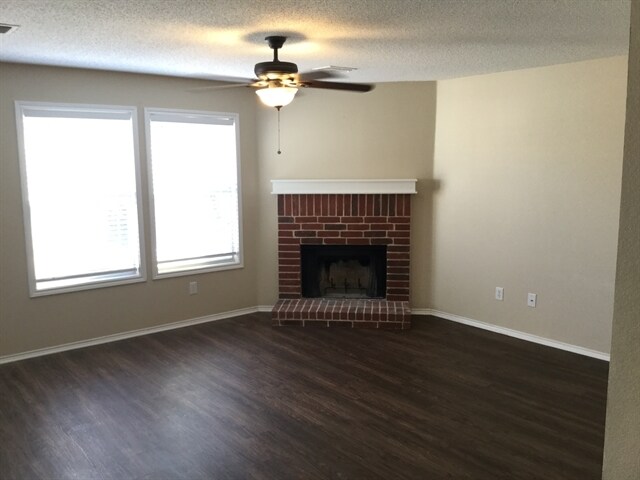 Foto del edificio - 1483 Hickory Creek Lane