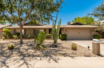 Building Photo - 2113 E Pebble Beach Dr