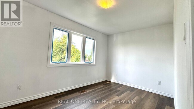 Photo du bâtiment - 56 Skylark Dr