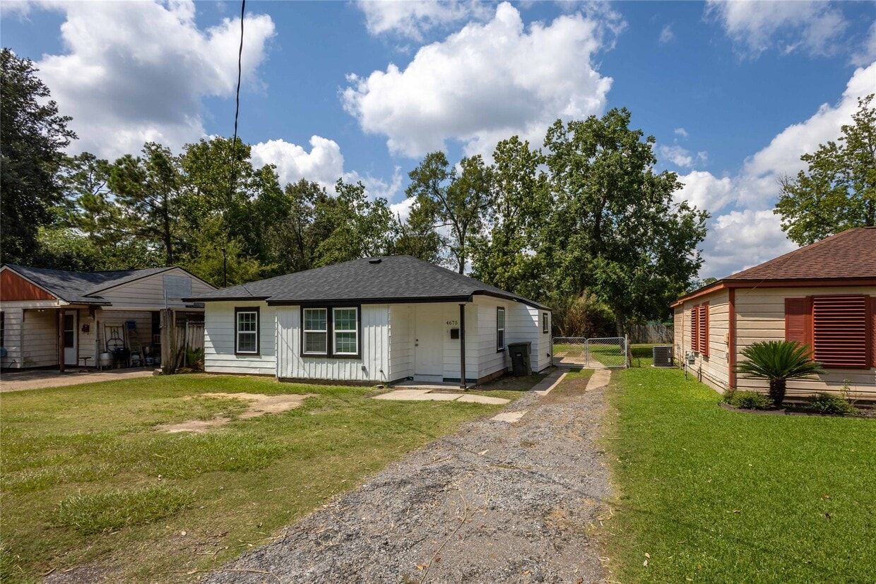 Foto principal - 4675 Buffalo Ave