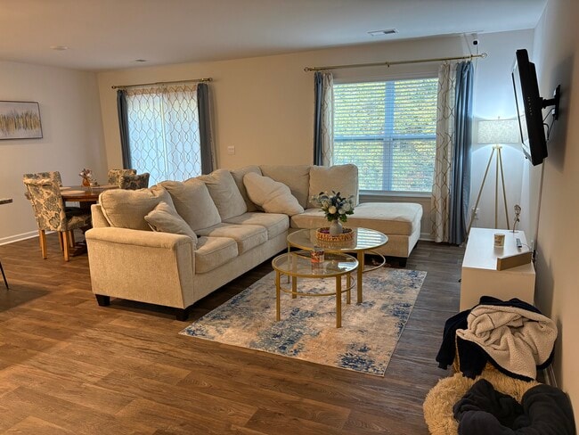 Building Photo - 1422 S Cardiff Trl