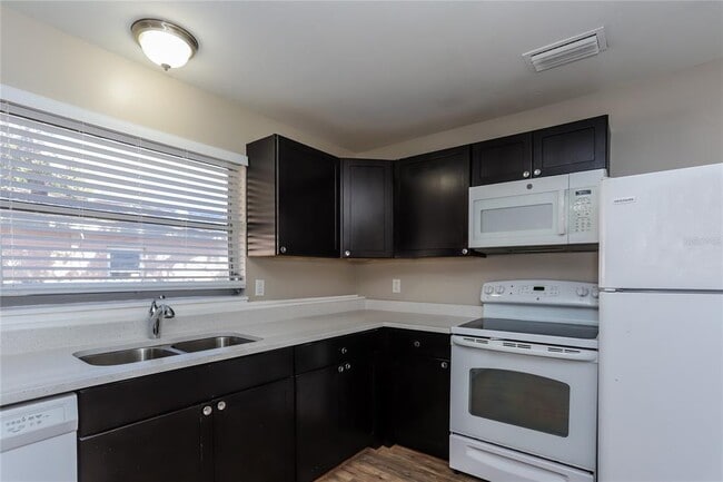 Foto del edificio - 5763 Crestmont Ave