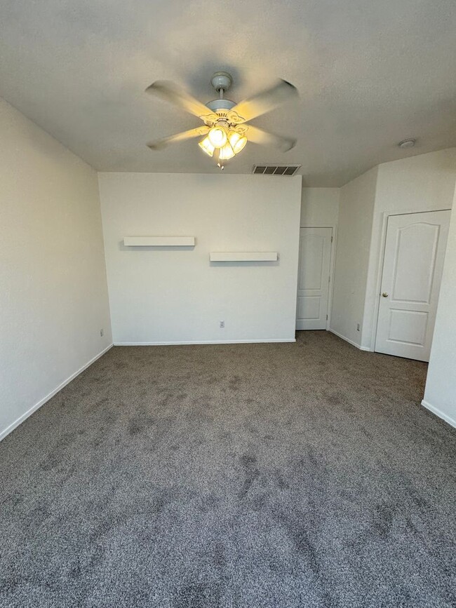 Building Photo - 3 BEDROOM IN SAN TAN RANCH