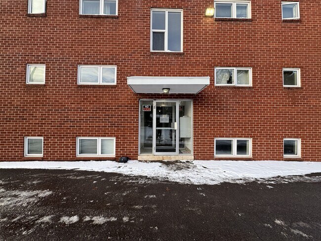 Photo du bâtiment - 185 McSweeney Ave