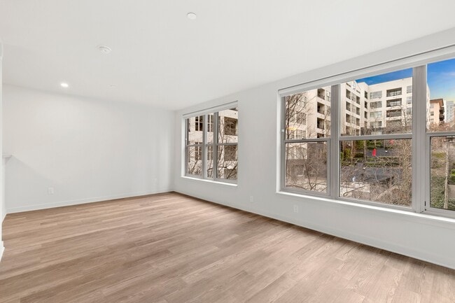 Building Photo - AVIA on Pike Street