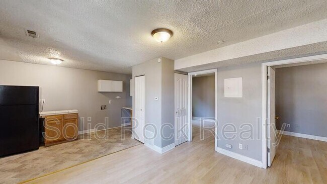 Foto del edificio - 714 E 3rd St