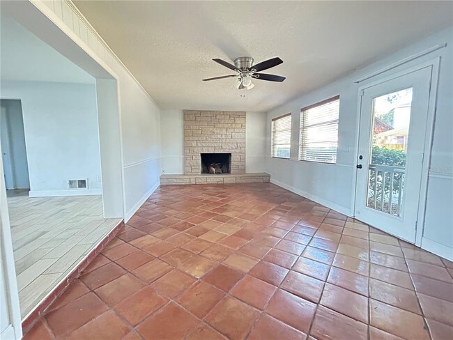 Building Photo - 1241 N Lake Elbert Dr NE