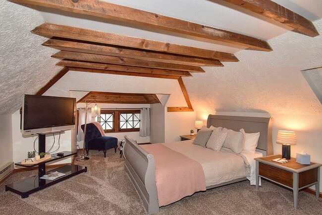 Building Photo - 1503 W 7th Ave