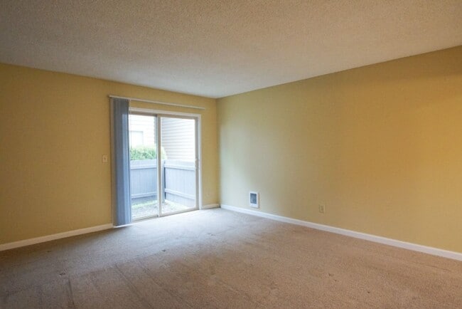 Building Photo - Close-in SE: Garden Level 1 Bdr w/ DW, Pri...