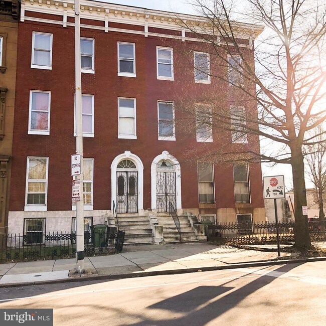 Foto del edificio - 1327 W Fayette St