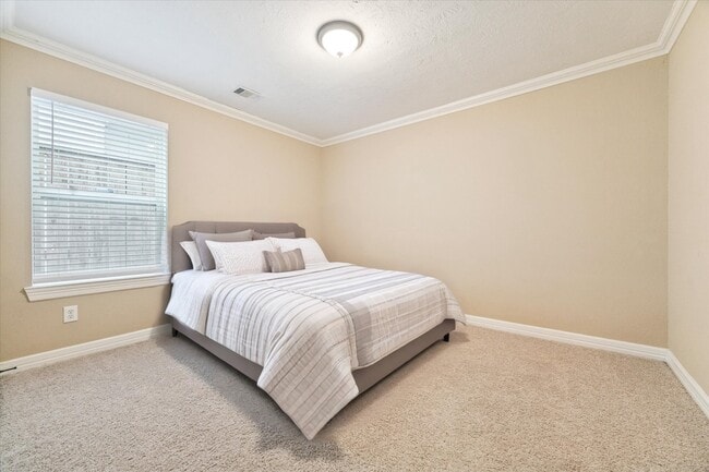 Building Photo - 5939 Kiam St