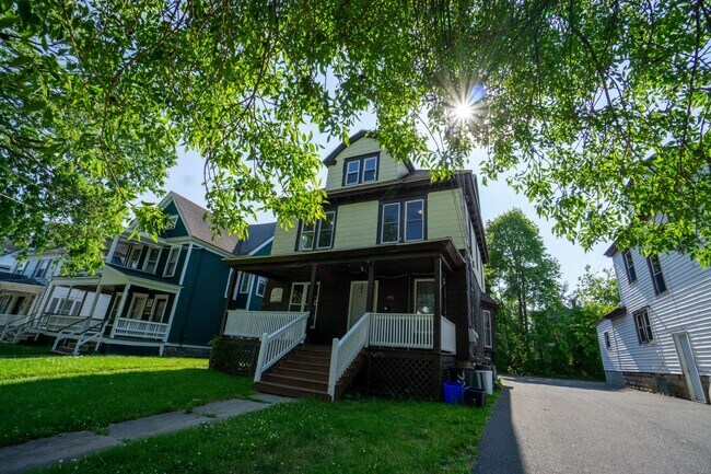 Foto del edificio - 720 Livingston Ave