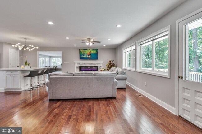 Foto del edificio - 7105 Brooklyn Bridge Rd